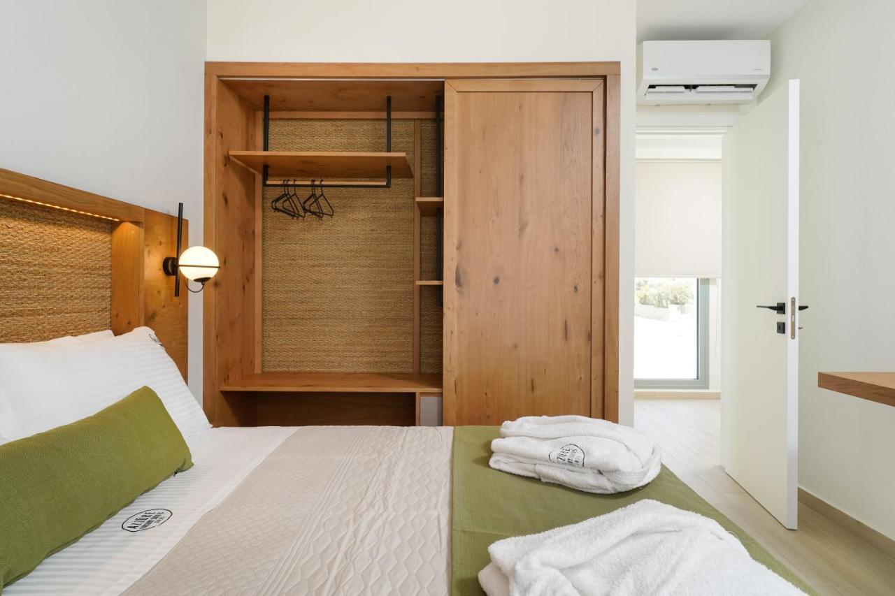 פוטוס Azzure Luxury Suites מראה חיצוני תמונה