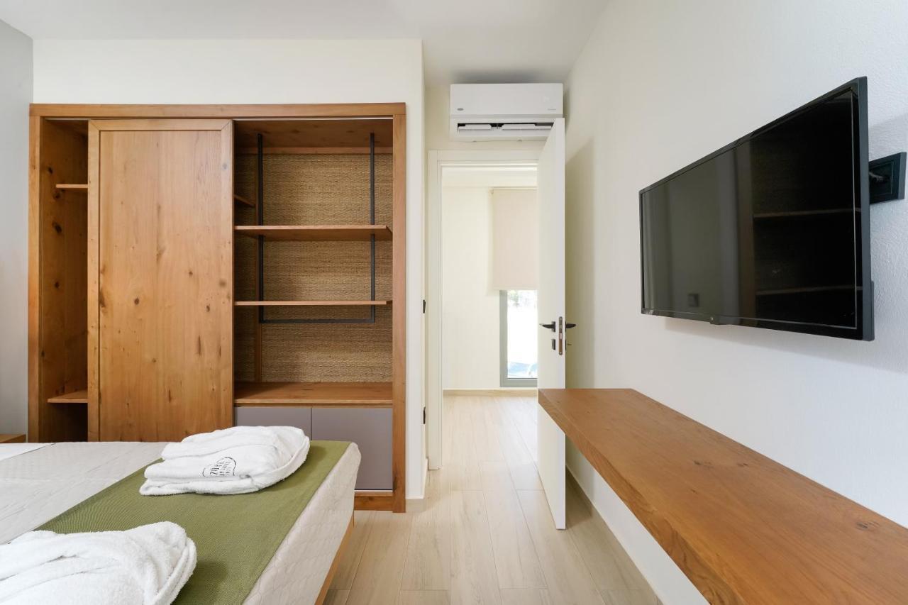 פוטוס Azzure Luxury Suites מראה חיצוני תמונה