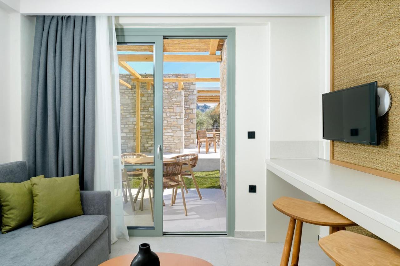 פוטוס Azzure Luxury Suites מראה חיצוני תמונה