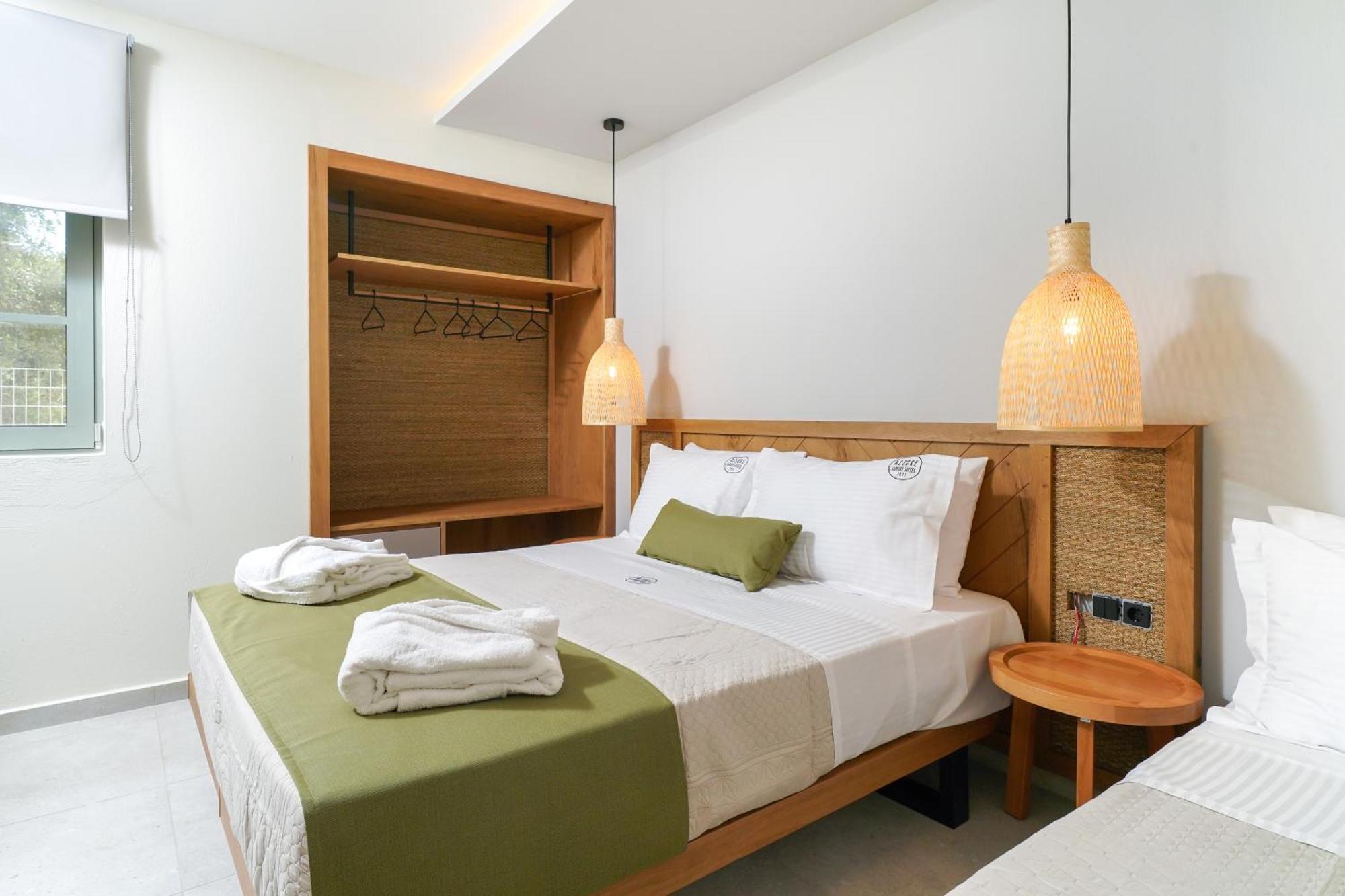 פוטוס Azzure Luxury Suites מראה חיצוני תמונה