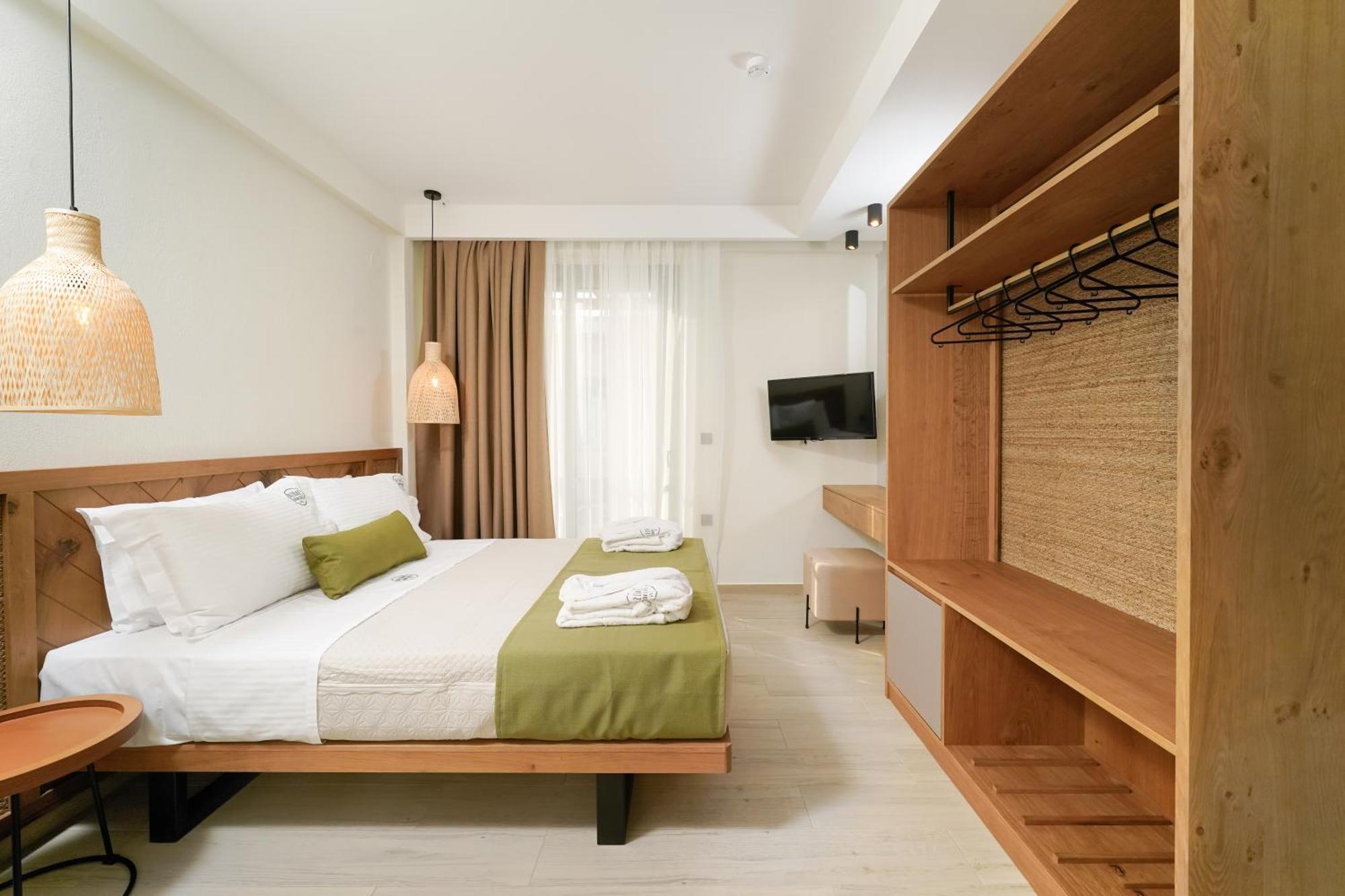 פוטוס Azzure Luxury Suites מראה חיצוני תמונה