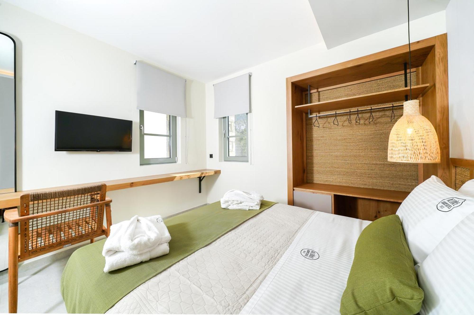 פוטוס Azzure Luxury Suites מראה חיצוני תמונה