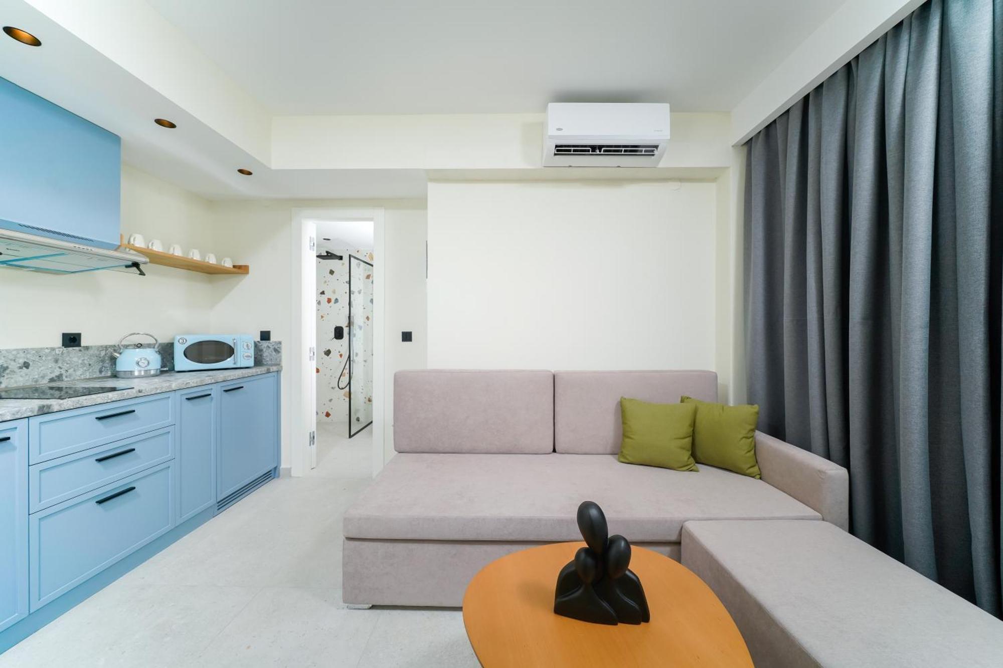 פוטוס Azzure Luxury Suites מראה חיצוני תמונה