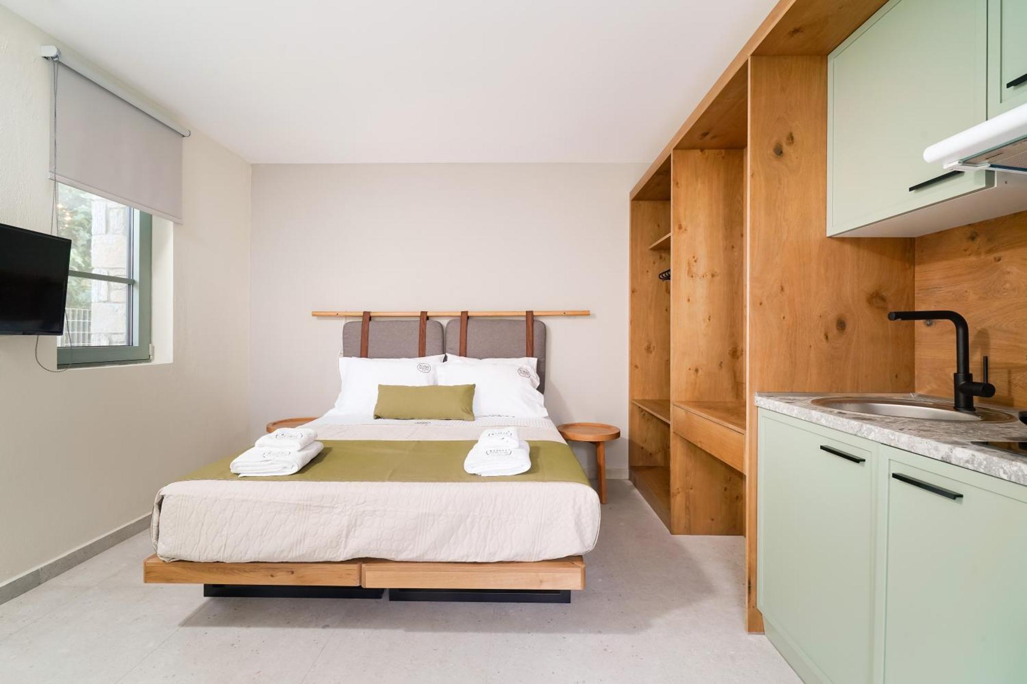 פוטוס Azzure Luxury Suites מראה חיצוני תמונה