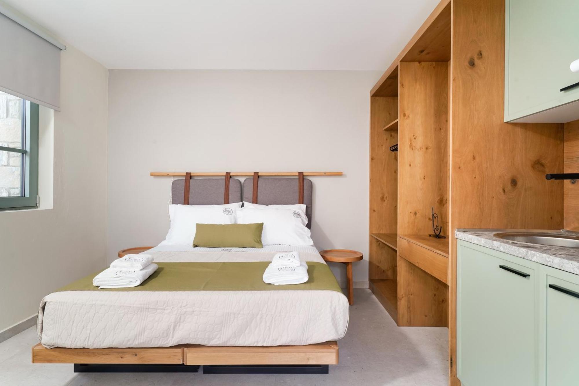 פוטוס Azzure Luxury Suites מראה חיצוני תמונה