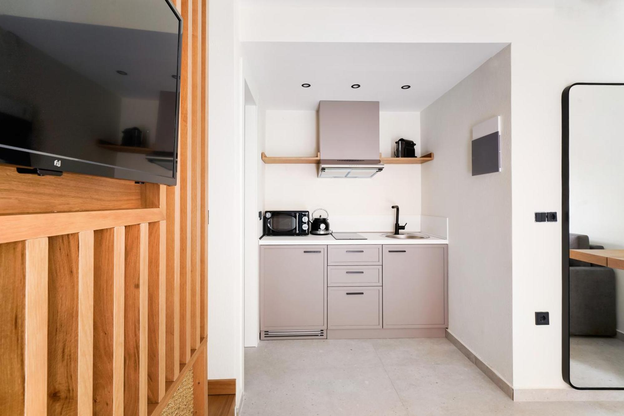 פוטוס Azzure Luxury Suites מראה חיצוני תמונה
